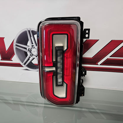 2021-2026 FORD BRONCO LEFT DRIVER SIDE LED TAIL LIGHT M2DB-13B505-BJ #38051
