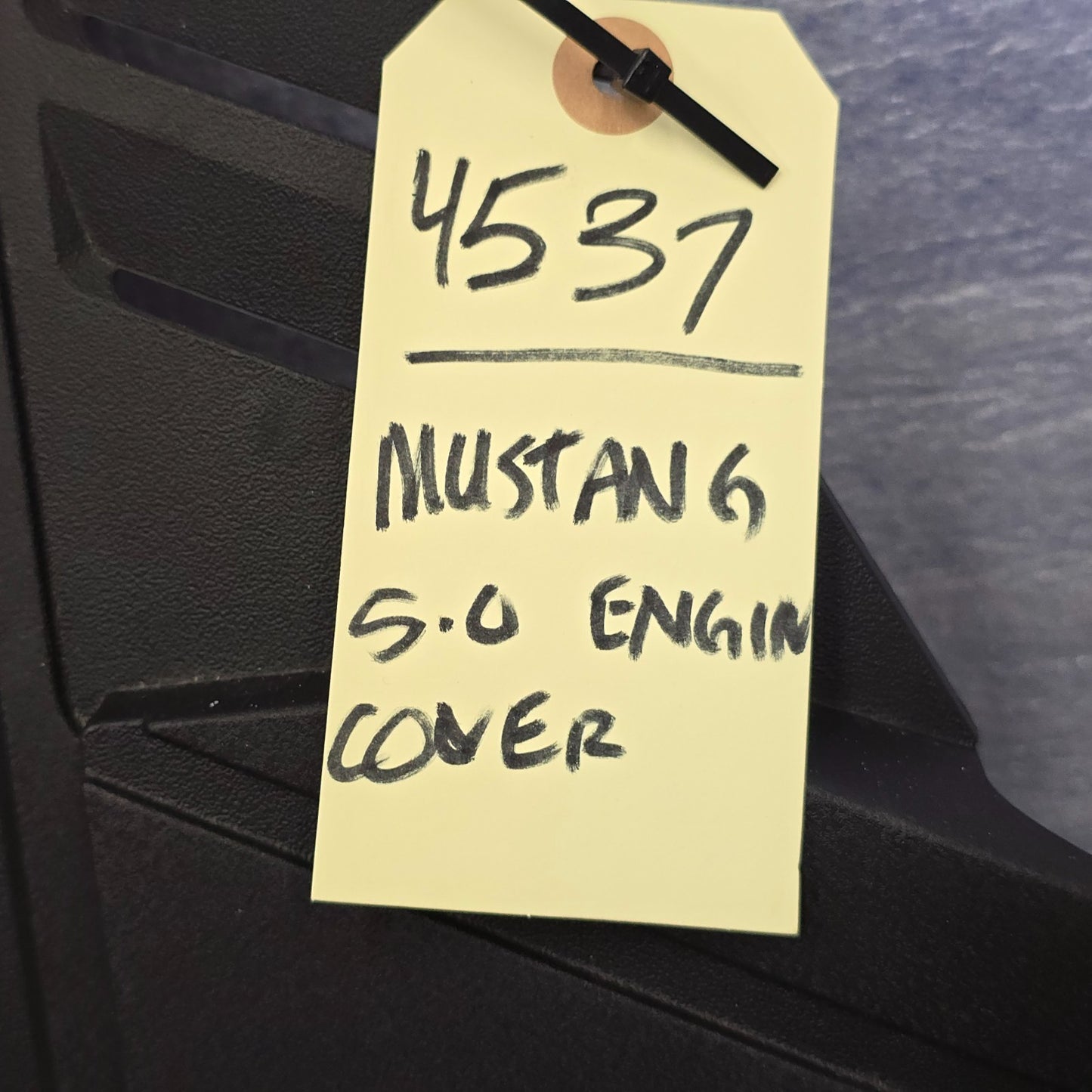 2018-2023 FORD MUSTANG GT 5.0 COYOTE ENGINE COVER TRIM OEM 19 20 21 22  #453711