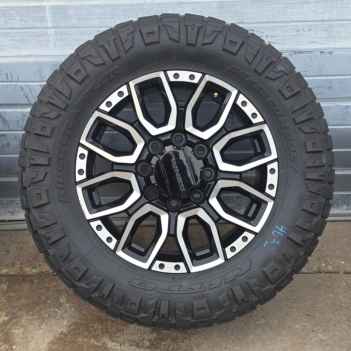 20” SIERRA DENALI 2500 3500 HD BLACK MACHINED WHEELS SQ9 TIRES #46323