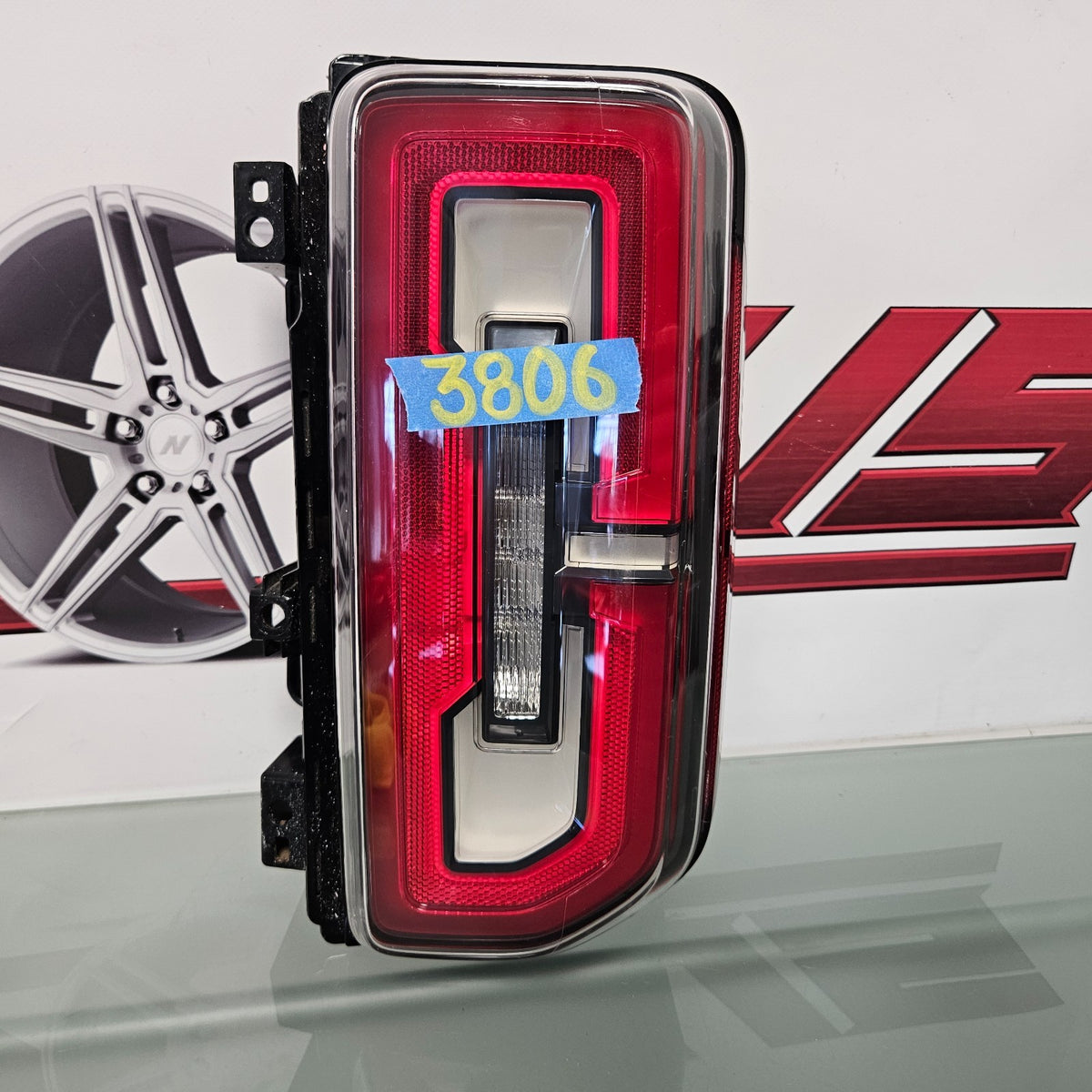 2021-2026 FORD BRONCO LED RIGHT PASSENGER TAIL LIGHT M2DB-13B504-BJ #38069